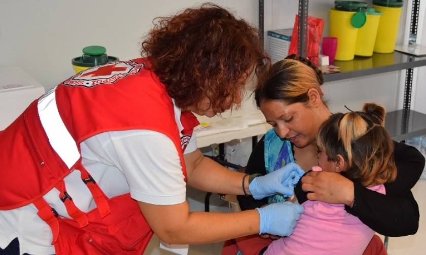 ΕΕΣ: Εμβολιασμός 500 παιδιών στα Κέντρα Φιλοξενίας Σκαραμαγκά και Ριτσώνας