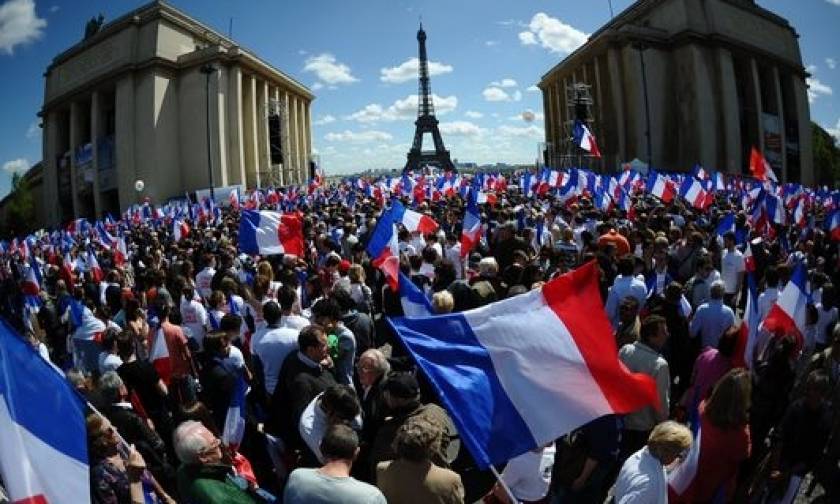 Γαλλία: Εγκρίθηκε οριστικά ο αμφιλεγόμενος νόμος για τις εργασιακές σχέσεις