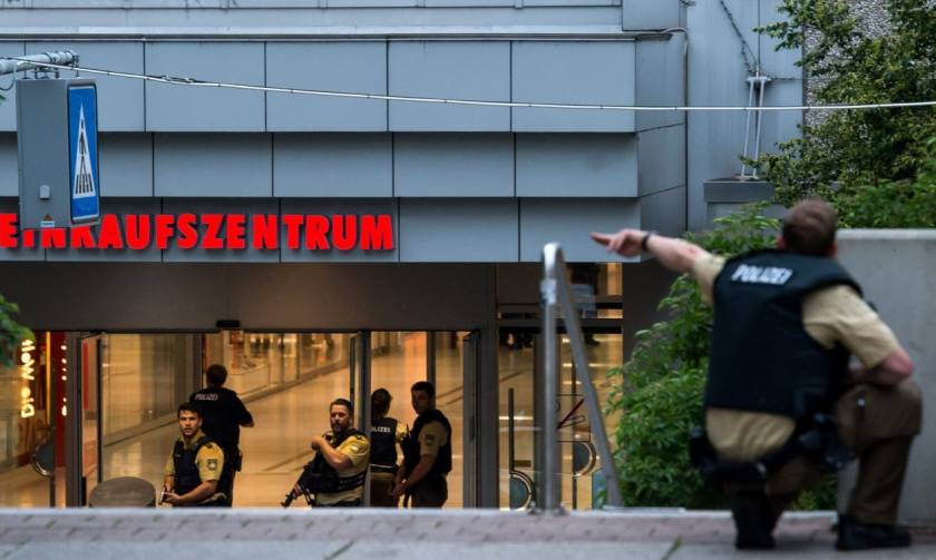 Επίθεση Γερμανία: Τρεις οι δράστες στο εμπορικό κέντρο του Μονάχου