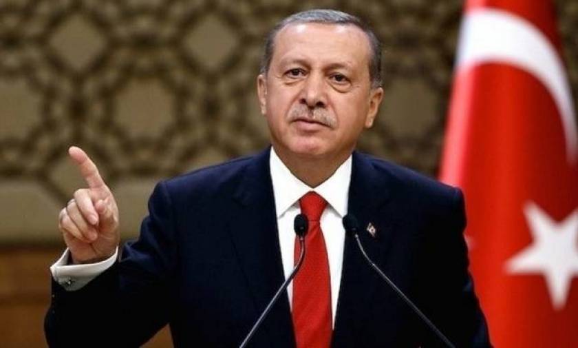Ερντογάν: Δεν είμαι δικτάτορας, μην φύγετε από τις πλατείες