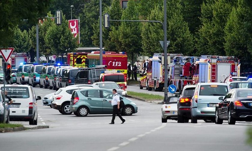 Συγκλονιστικές εικόνες από την επίθεση στο Μόναχο (photos)