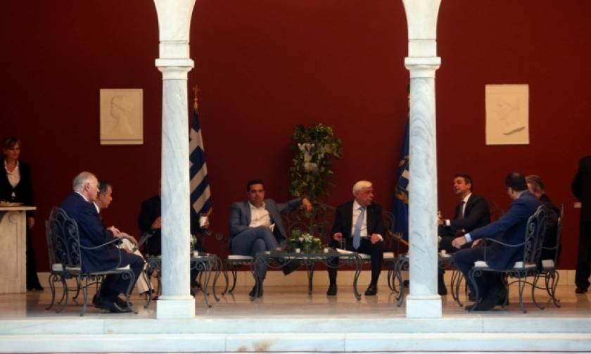 Παυλόπουλος: Γιορτάζουμε με τον τρόπο που αρμόζει την επέτειο αποκατάστασης της Δημοκρατίας