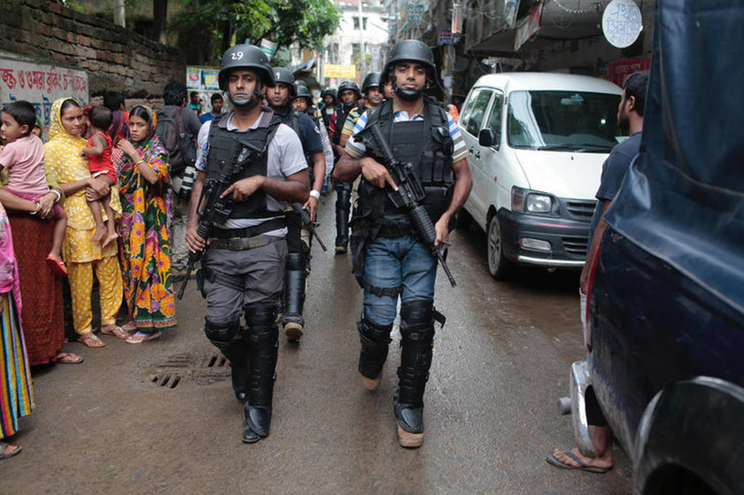 Μπαγκλαντές: Εννέα ύποπτοι για τρομοκρατική δράση νεκροί έπειτα από μάχη με την αστυνομία (Vid)