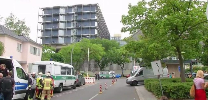 Συναγερμός στη Γερμανία: Ένοπλος πυροβόλησε γιατρό σε κλινική στο Βερολίνο