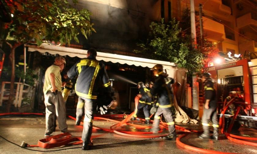 Φωτιά σε ακατοίκητο κτήριο στο κέντρο της Αθήνας