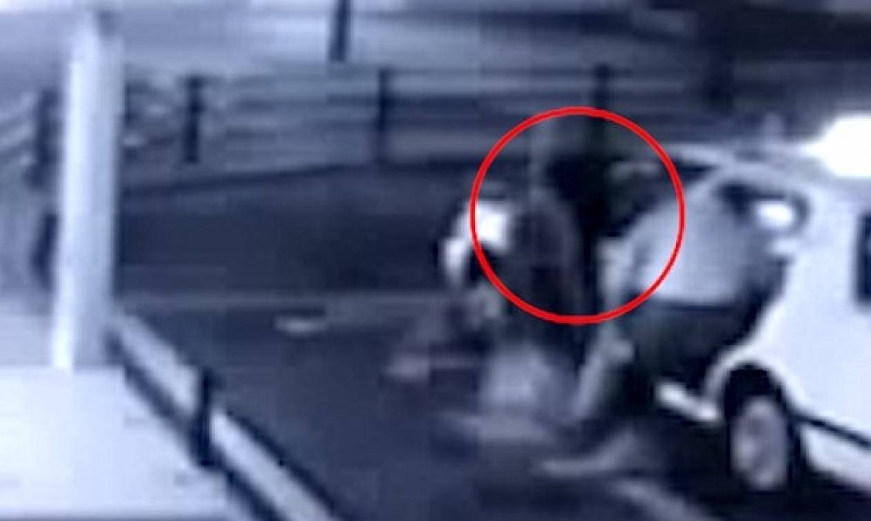 Ανατριχιαστικό βίντεο: Γυναίκα… φάντασμα ακολουθεί άνδρα μέσα στο ταξί!