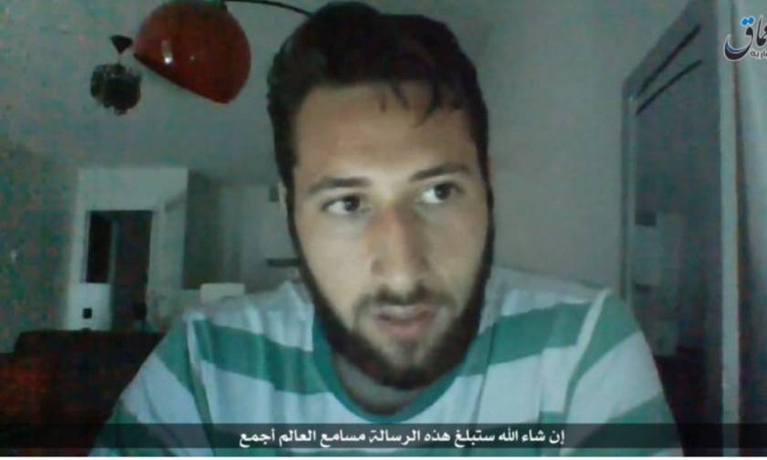 Νέο βίντεο του Ισλαμικού Κράτους με τον σφαγέα του ιερέα στη Γαλλία