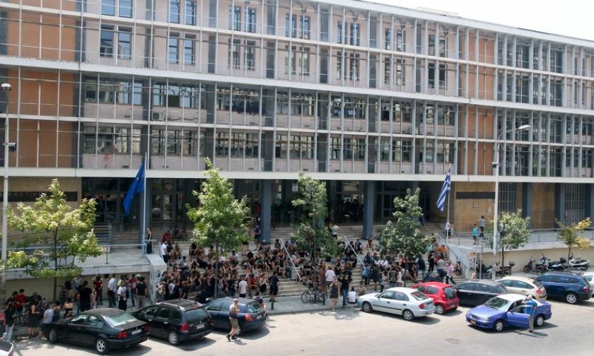 Θεσσαλονίκη: Πορεία ατόμων του αντιεξουσιαστικού χώρου για τις εκκενώσεις των κατειλημμένων κτιρίων
