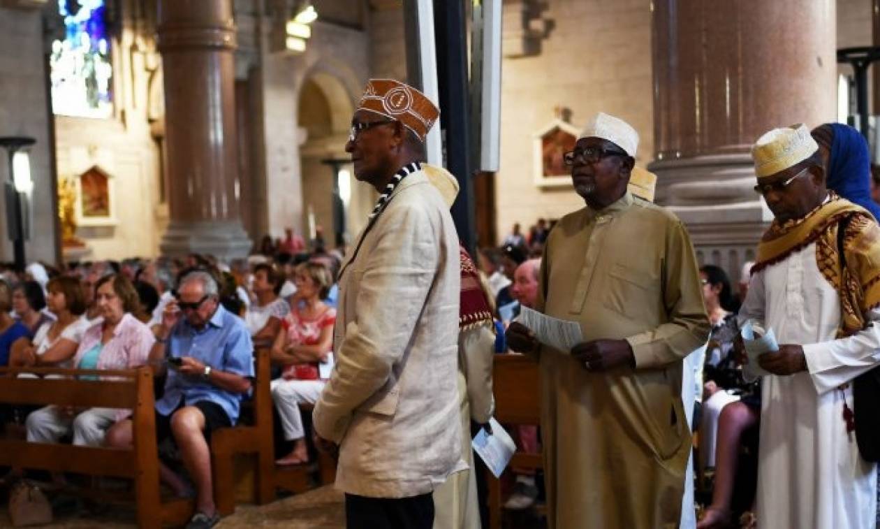 Γαλλία: Κάλεσμα σε μουσουλμάνους να πάνε στις εκκλησίες δίπλα στους χριστιανούς