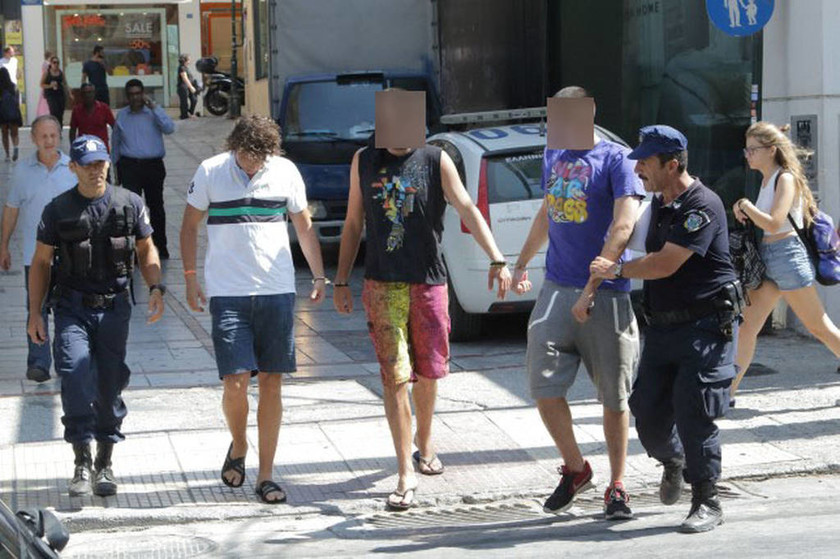 Ηράκλειο: Αυτοί είναι οι πελάτες που αντί να πληρώσουν τον ταξιτζή, τον μαχαίρωσαν (photos)