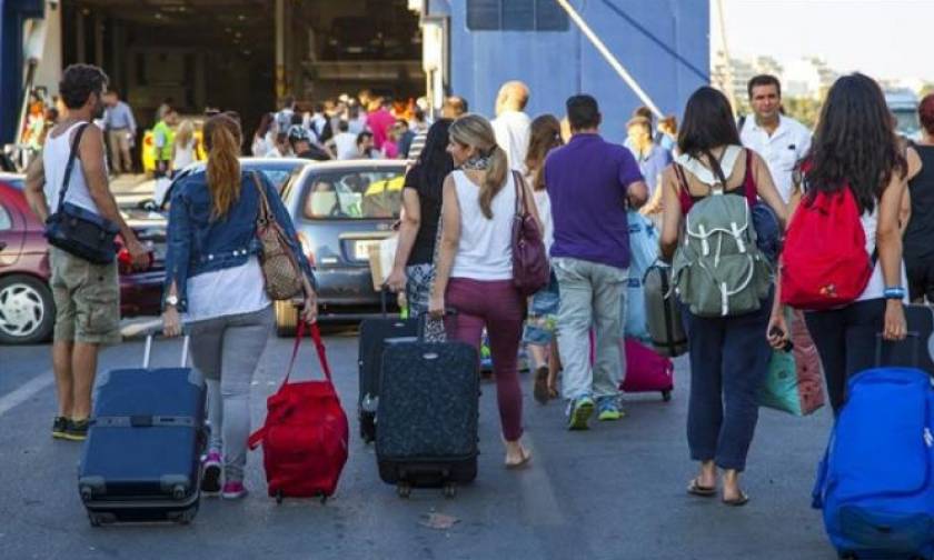 Περισσότεροι επιβάτες στα ελληνικά λιμάνια