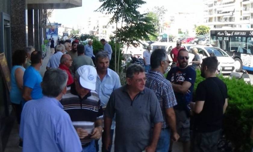 Έβρος: Συμβολική διαμαρτυρία αντιπροσωπείας αγροτών-κτηνοτρόφων στα γραφεία του ΕΛΓΑ