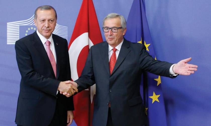 Γιούνκερ: «Στον αέρα» η συμφωνία για το προσφυγικό με την Τουρκία
