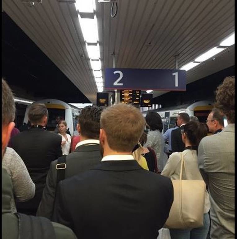 Εκκενώθηκε σταθμός του μετρό στο Λονδίνο (pics+vid)