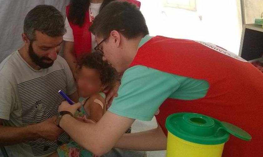 Ελληνικός Ερυθρός Σταυρός: Εμβολιασμός 200 παιδιών προσφύγων στη Ριτσώνα