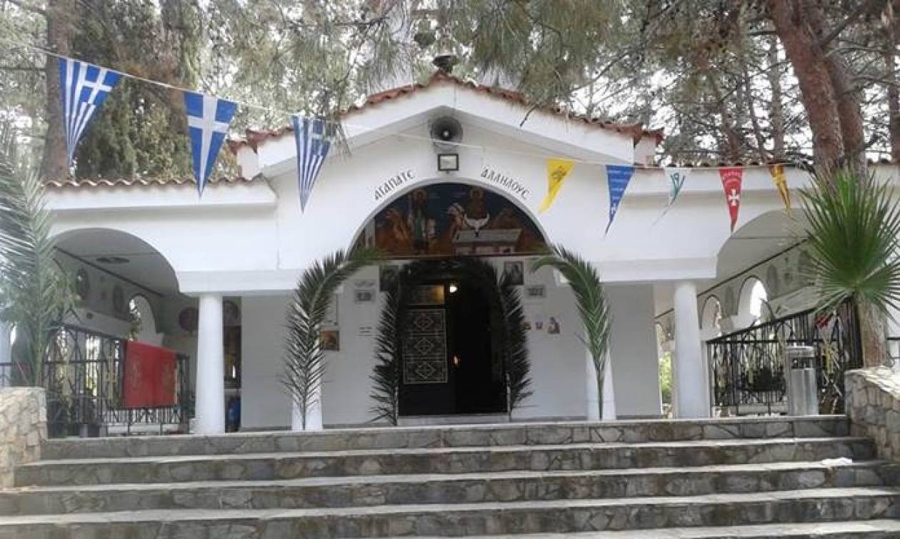 Δεν έχουν ιερό και όσιο: Δύο νέες επιθέσεις σε εκκλησίες πραγματοποίησαν άγνωστοι (pics)