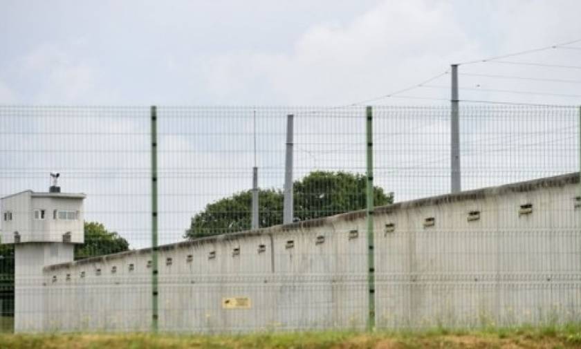 Γαλλία: Αίσιο τέλος στην ομηρία σωφρονιστικού υπαλλήλου από κρατούμενο