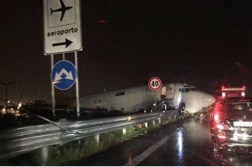Τρόμος στην Ιταλία: Είδαν το αεροπλάνο να προσγειώνεται σε... (pics)