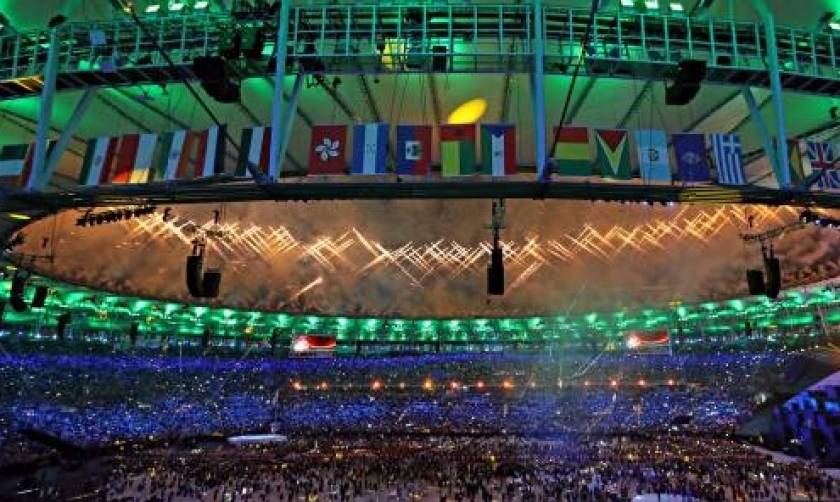 Ολυμπιακοί Αγώνες 2016: Απίστευτο! Έσβησε η Ολυμπιακή Φλόγα στο Μαρακανά (video)