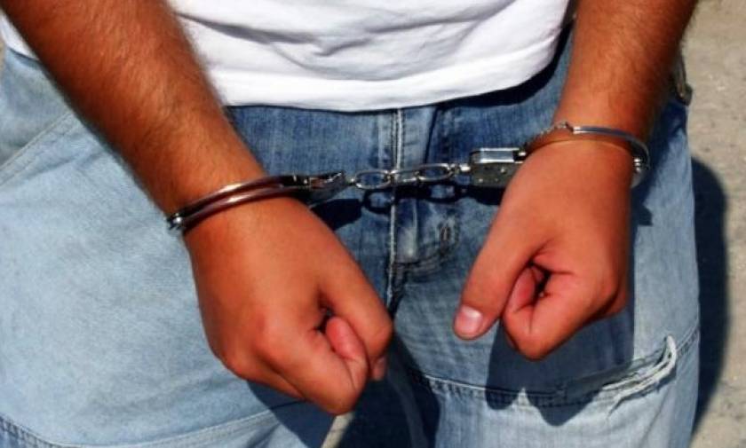 Συλλήψεις ανήλικων για ληστείες οδηγών στις Αχαρνές
