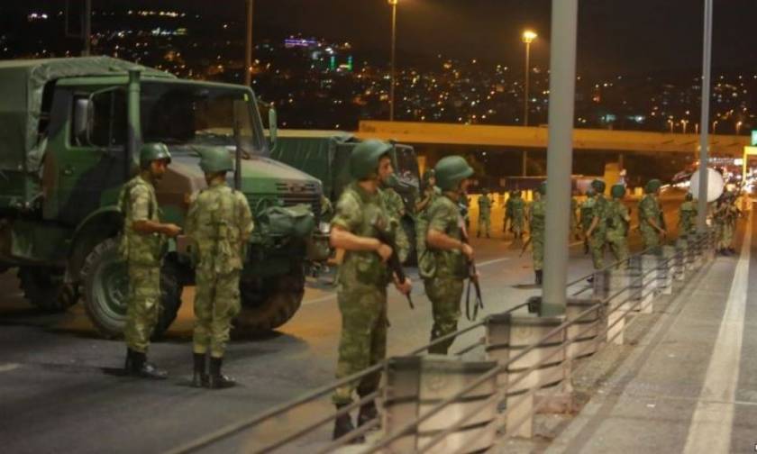 Τουρκία: Ανθρωποκυνηγητό για 216 στρατιωτικούς και χωροφύλακες που συμμετείχαν στο Πραξικόπημα