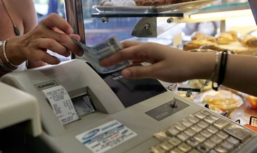 Οικονομικοί έλεγχοι σε καταστήματα σε Ρέθυμνο, Μύκονο και Σαντορίνη
