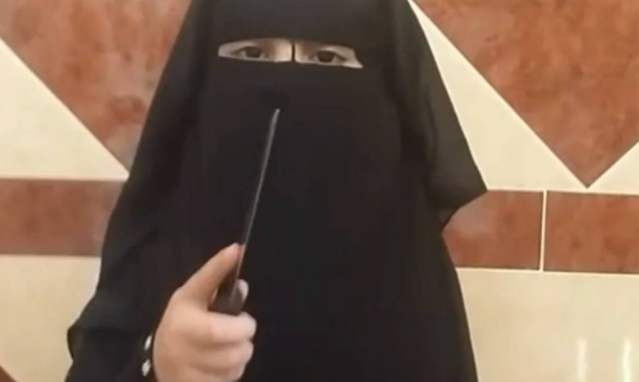 Νέo βίντεο-φρίκη των τζιχαντιστών: Κοριτσάκι-δήμιος πρωταγωνιστεί σε σοκαριστικό βίντεο του ISIS