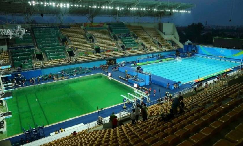 Ολυμπιακοί Αγώνες 2016: Το νερό έγινε πράσινο (!!!) στο κολυμβητήριο - Τι συνέβη