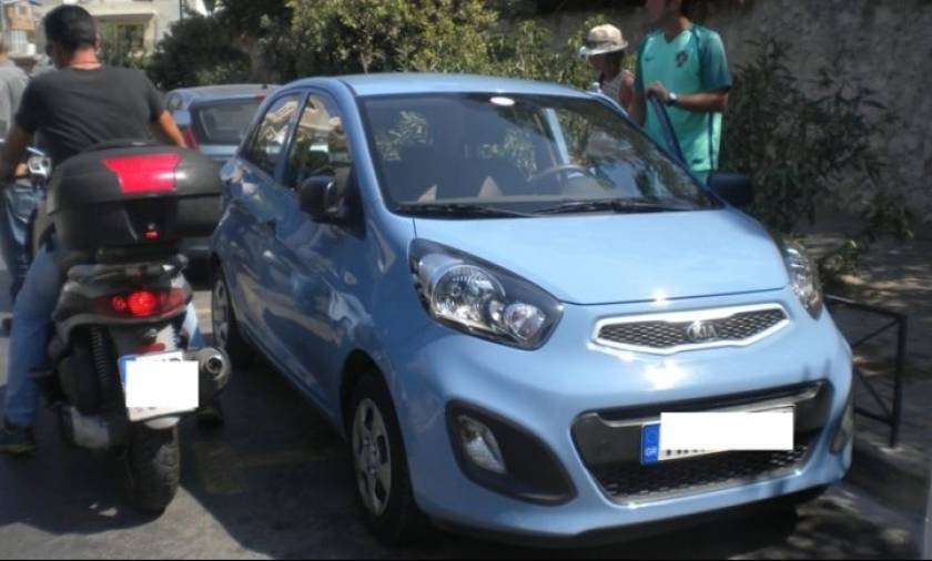 Κρήτη: Τουρίστες άφησαν μικρό κοριτσάκι κλειδωμένο μέσα σε αυτοκίνητο εν μέσω καύσωνα