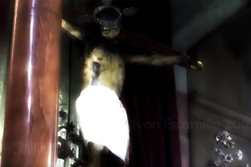 Απόκοσμο βίντεο: Άγαλμα του Ιησού ανοίγει τα μάτια του μέσα σε εκκλησία (video)
