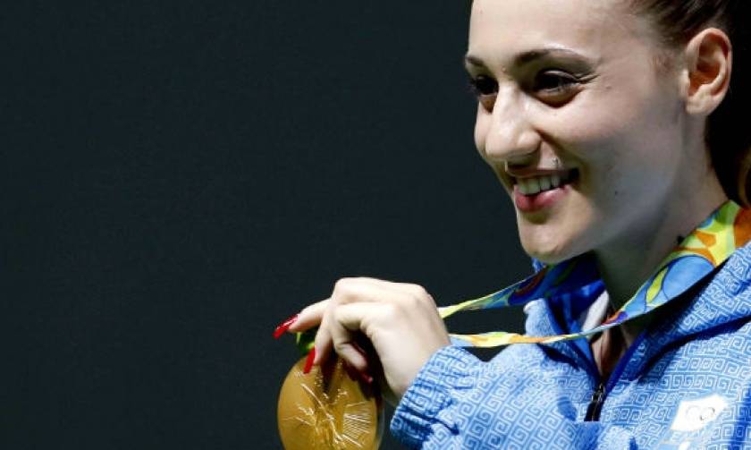 Ολυμπιακοί Αγώνες 2016: Σε ποια πασίγνωστη τραγουδίστρια έδωσε το χρυσό της μετάλλιο η Κορακάκη