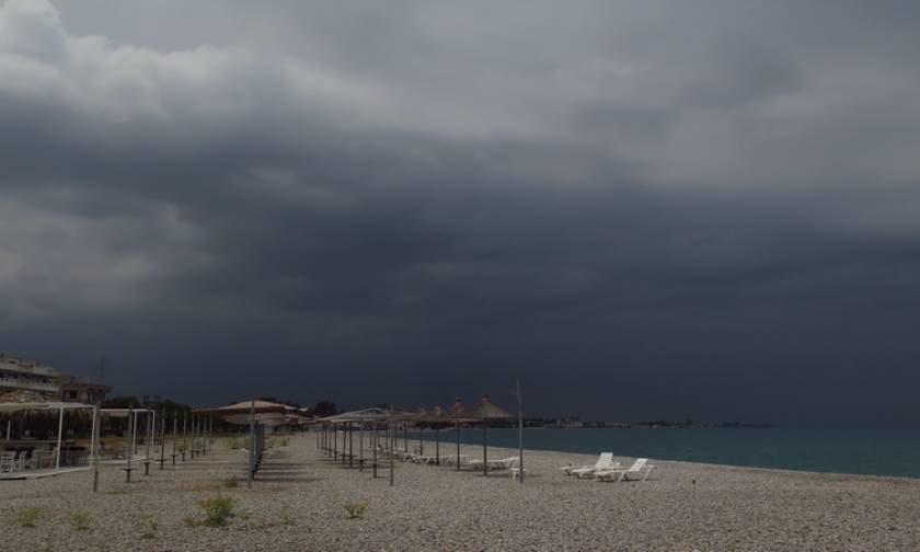 Ραγδαία επιδείνωση του καιρού με χαλάζι, καταιγίδες και ισχυρούς άνεμους (pics)