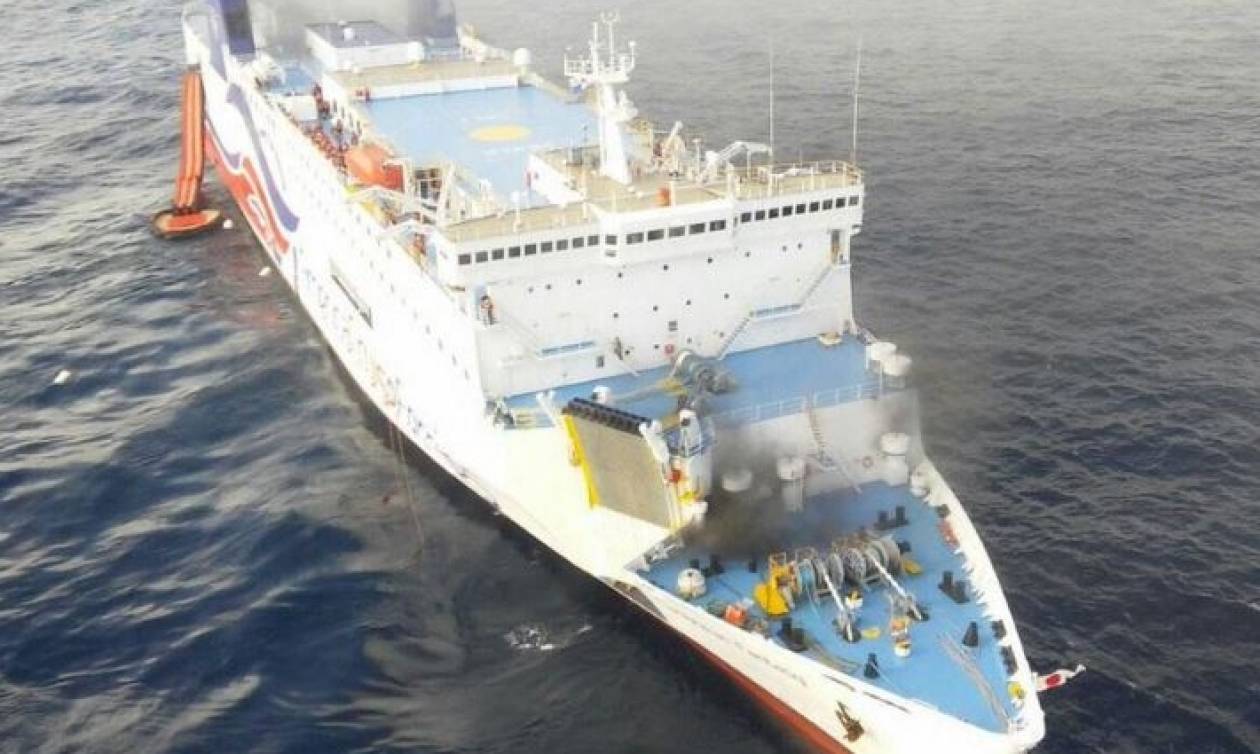 Πουέρτο Ρίκο: Ώρες αγωνίας για 512 επιβάτες πλοίου που έπιασε φωτιά (pics+vid)
