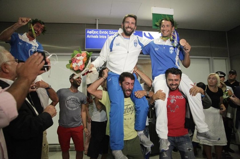 Στην Αθήνα οι χάλκινοι Ολυμπιονίκες Μάντης – Καγιαλής: «Τιμή μας που είμαστε Έλληνες» (video+photos)