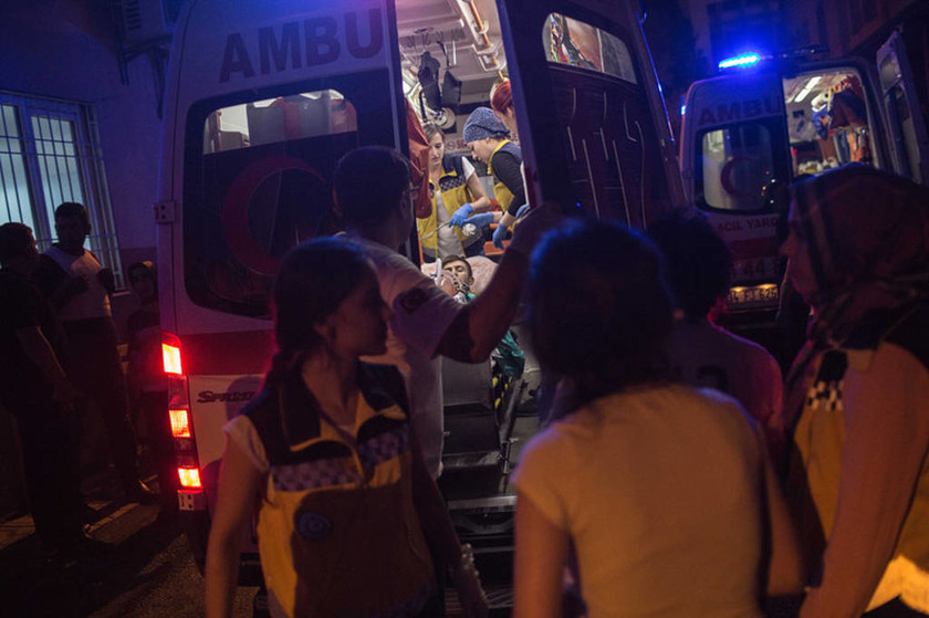 Νέο αιματοκύλισμα στην Τουρκία με 30 νεκρούς (photo-video)