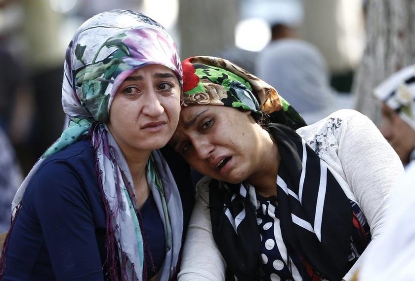 Δωδεκάχρονος ο καμικάζι που αιματοκύλησε τη γαμήλια γιορτή στην Τουρκία - Στους 51 οι νεκροί