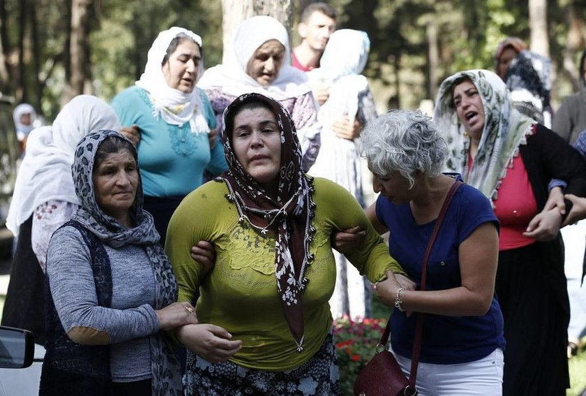 Δωδεκάχρονος ο καμικάζι που αιματοκύλησε τη γαμήλια γιορτή στην Τουρκία - Στους 51 οι νεκροί