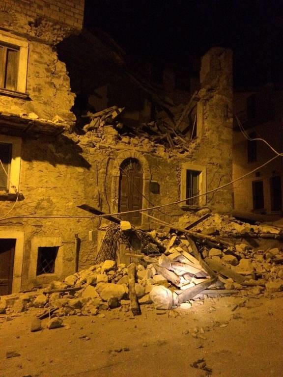 Ιταλία: Δραματική η κατάσταση έπειτα από τον ισχυρό σεισμό 6,1 Ρίχτερ – Ισοπεδώθηκε χωριό