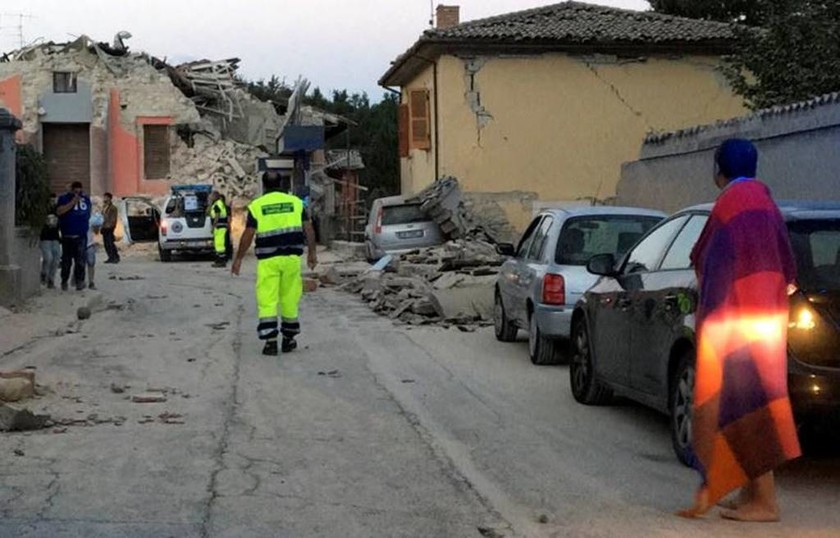 Τουλάχιστον έξι νεκροί από τον ισχυρό σεισμό 6,1 Ρίχτερ στην Ιταλία