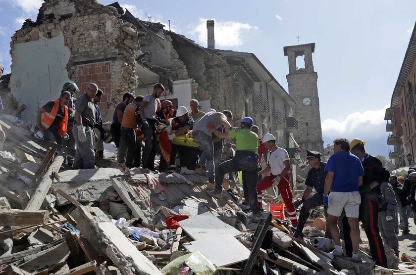 Σεισμός Ιταλία : Δεκάδες παραμένουν οι αγνοούμενοι – Στους 159 ο αριθμός των νεκρών (Pics & Vids)