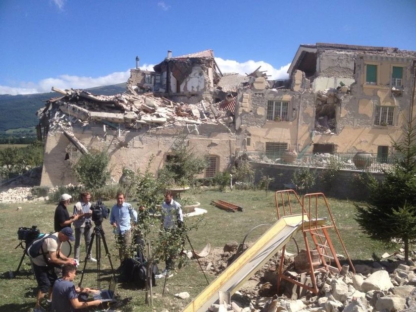 Σεισμός Ιταλία : Δεκάδες παραμένουν οι αγνοούμενοι – Στους 159 ο αριθμός των νεκρών (Pics & Vids)