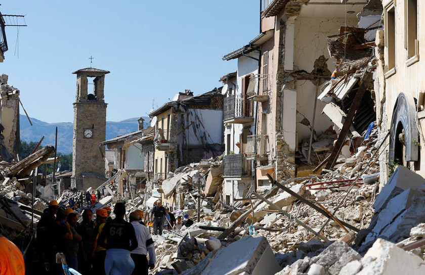 Ιταλία: Θρήνος στα χαλάσματα - Μειώνονται οι ελπίδες για επιζώντες - Εκατόμβη νεκρών(Pics & Vids) 