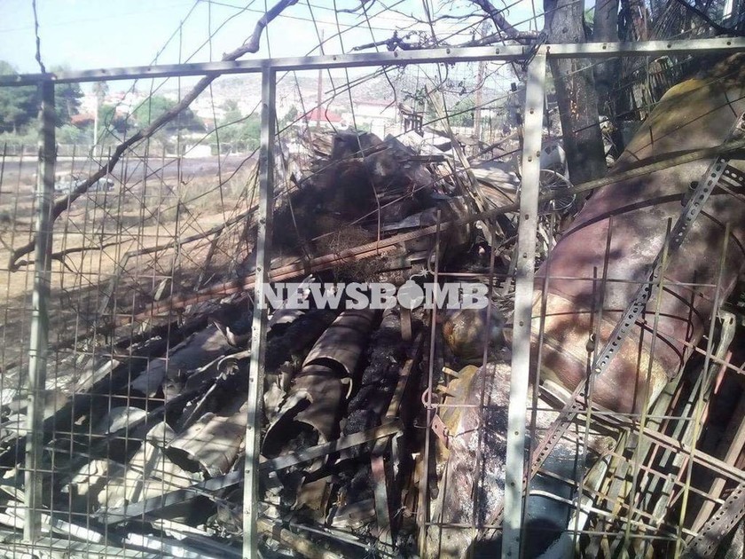 Φωτιά ΤΩΡΑ: «Στάχτη» έγινε σπίτι από την πυρκαγιά στο Μενίδι (pics)