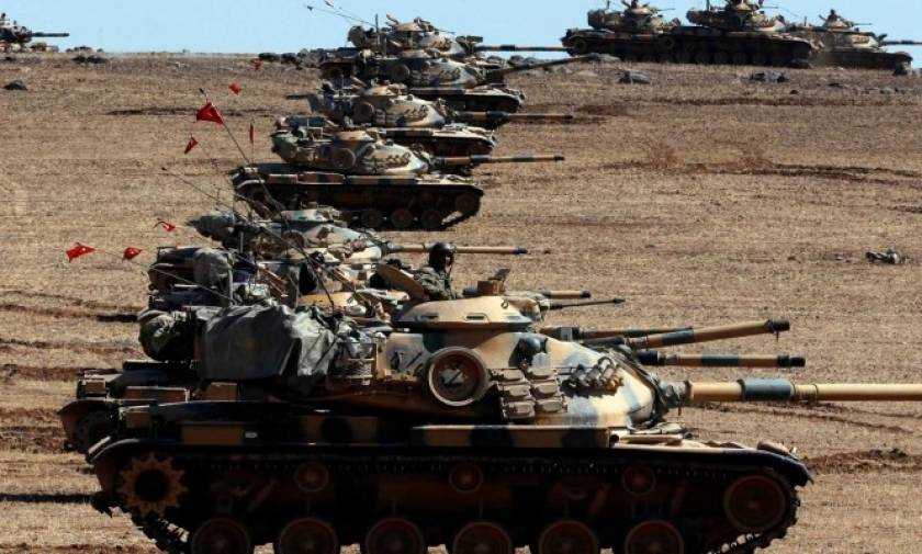 Συρία: Η Τουρκία ενισχύει τις θέσεις της με περισσότερα άρματα μάχης - Νέοι βομβαρδισμοί στόχων