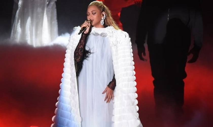 Queen B: Η επική εμφάνιση της Beyoncé στη σκηνή που έκλεψε τις εντυπώσεις στα MTV VMAs