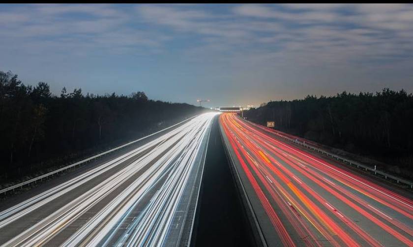 Οι γερμανικές Autobahnen που δεν έχουν όρια ταχύτητας είναι τουριστική ατραξιόν