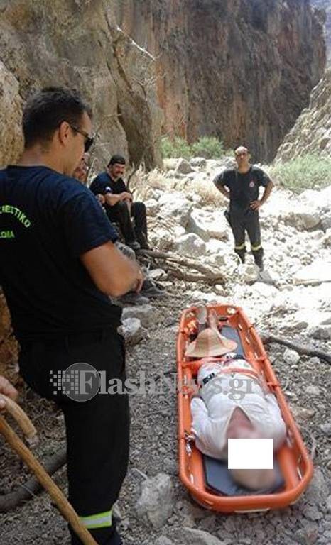 Καρέ - καρέ η συγκλονιστική διάσωση τουρίστριας που έσπασε το πόδι της στο φαράγγι της Αράδαινας 