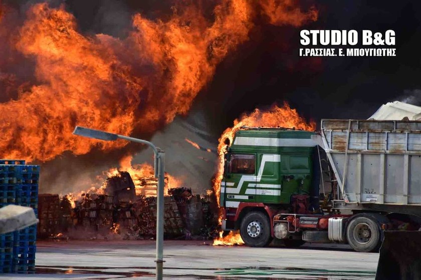 Πυρκαγιά σε εργοστάσιο μεταξύ Άργους - Ν. Κίου (pics&vid)