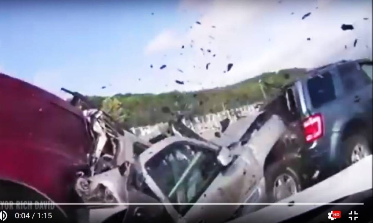 Συγκλονιστικό βίντεο: Σώθηκε από φλεγόμενο αμάξι κυριολεκτικά την τελευταία στιγμή