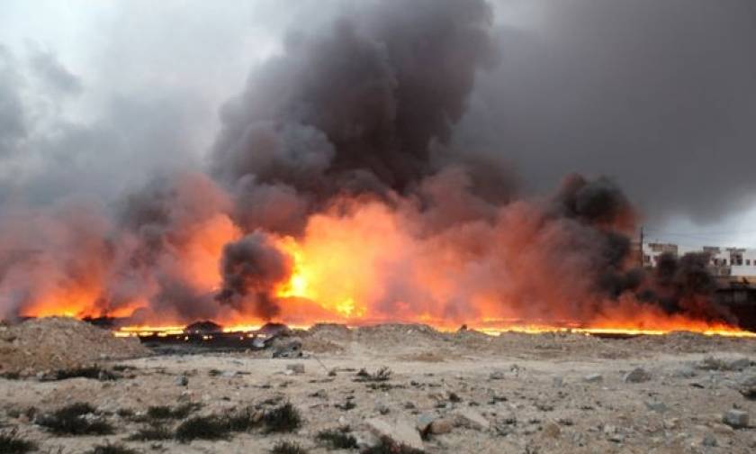 Εικόνες Αποκάλυψης στο Ιράκ: Εκρήξεις, ποτάμια πετρελαίου και φλεγόμενοι δρόμοι (videos+photos)